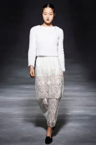 Look 13